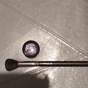 MAC eyeshadow and powder brush bundle
